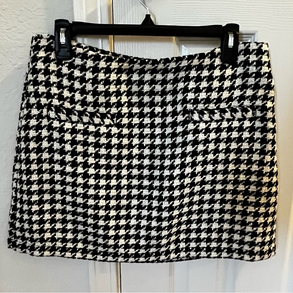 Black & White Houndstooth Mini Skirt - Picture 10 of 10
